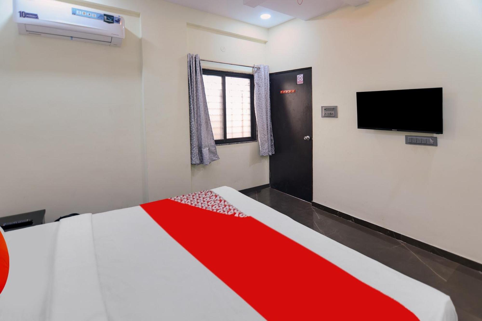 Oyo Hotel Blackgold Chandrapur Екстер'єр фото