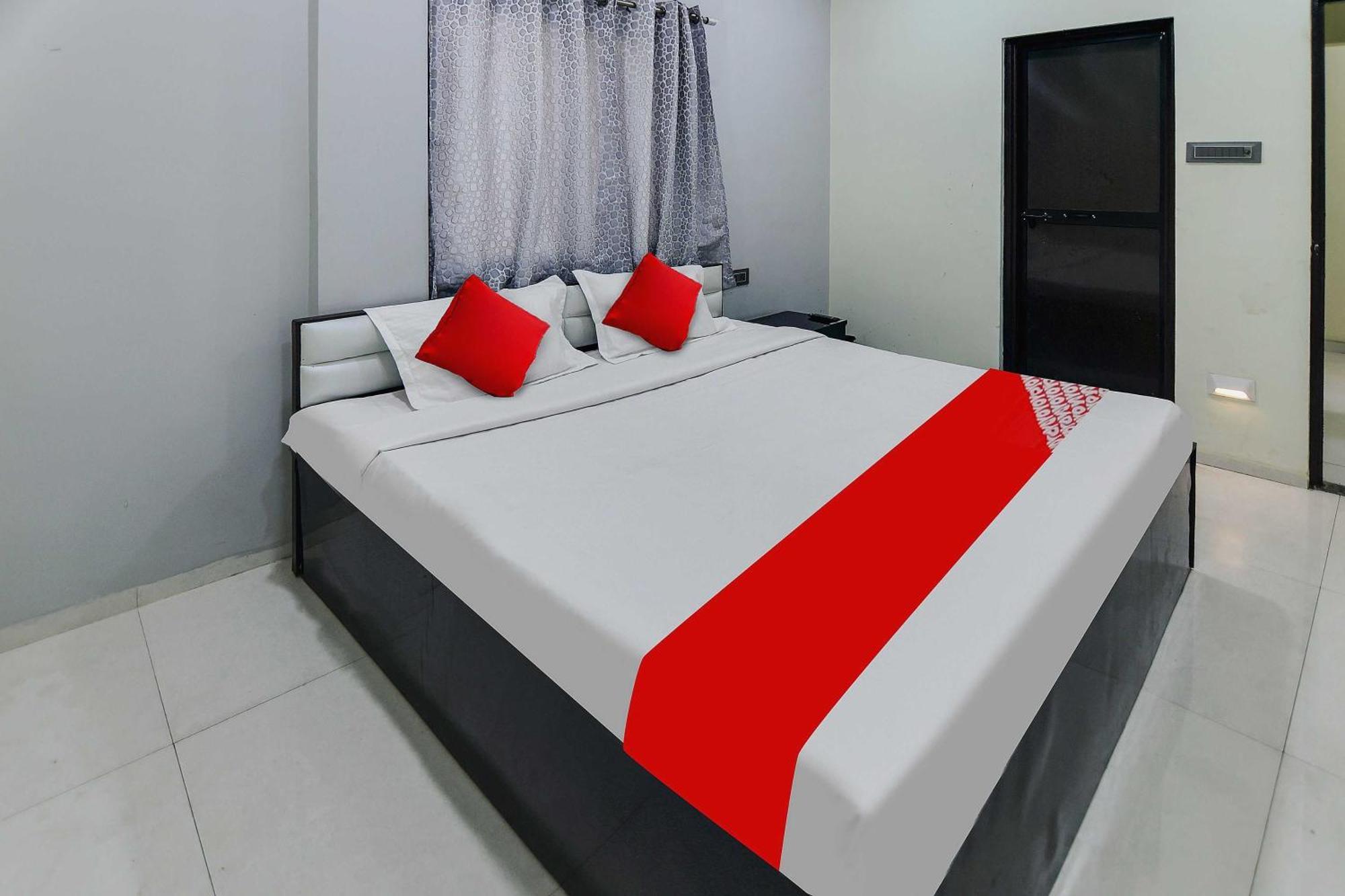Oyo Hotel Blackgold Chandrapur Екстер'єр фото