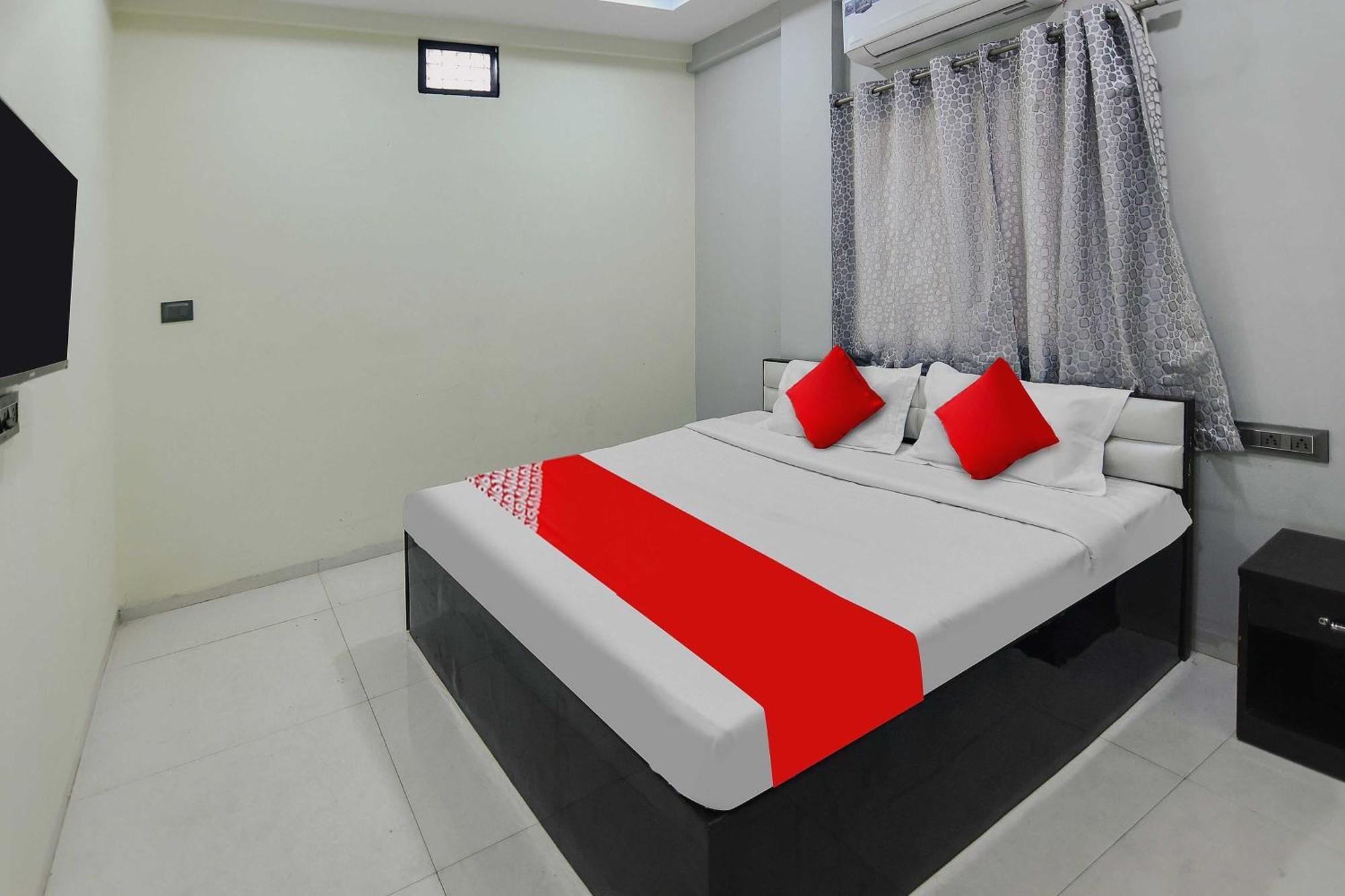 Oyo Hotel Blackgold Chandrapur Екстер'єр фото