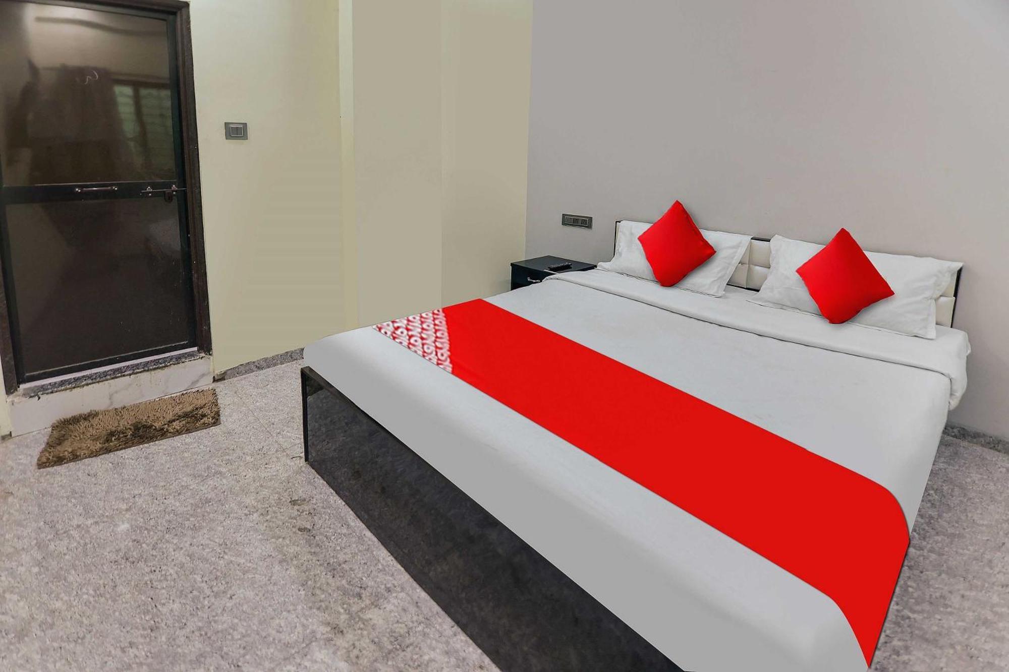 Oyo Hotel Blackgold Chandrapur Екстер'єр фото