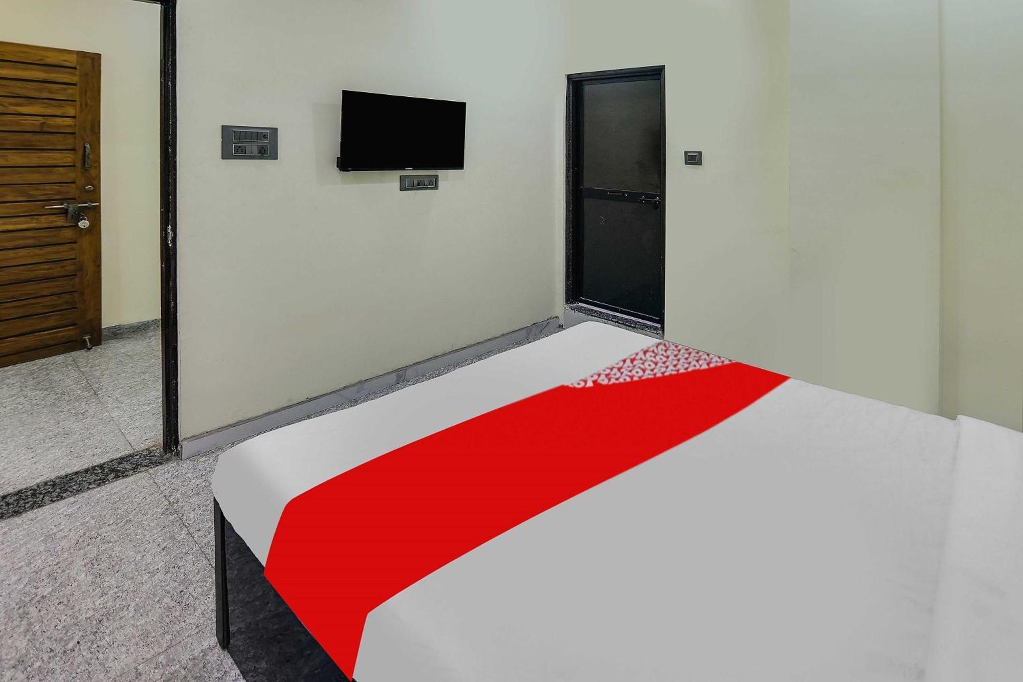 Oyo Hotel Blackgold Chandrapur Екстер'єр фото